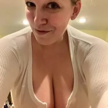 Profil de Scarlett, 24 ans, Escort à Valendas (Grisons)