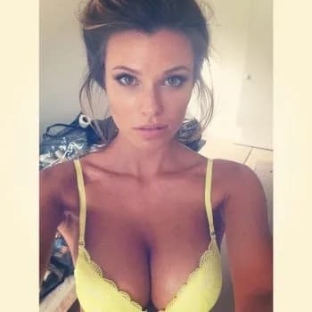 Profil de Jade, 27 ans, Escort à Commugny (Vaud)