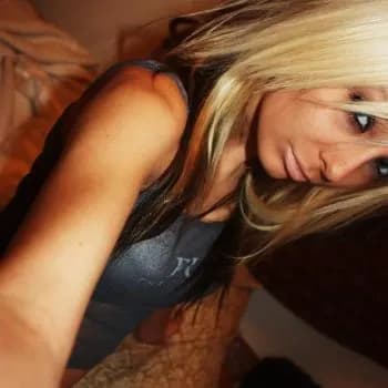 Profil de Ayna, 37 ans, Escort à Menzonio (Tessin)
