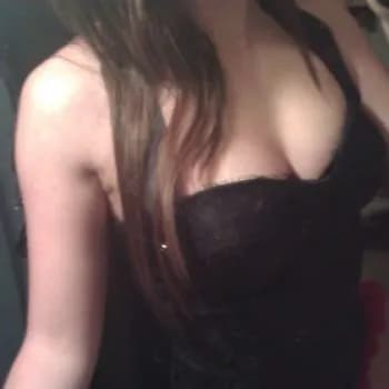 Profil de Nahla, 24 ans, Escort à Flumenthal (Soleure)