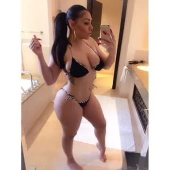 Profil de Adriana, 24 ans, Escort à Dicken (Saint-Gall)
