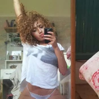 Profil de Léna, 33 ans, Escort à Büren NW (Nidwald)